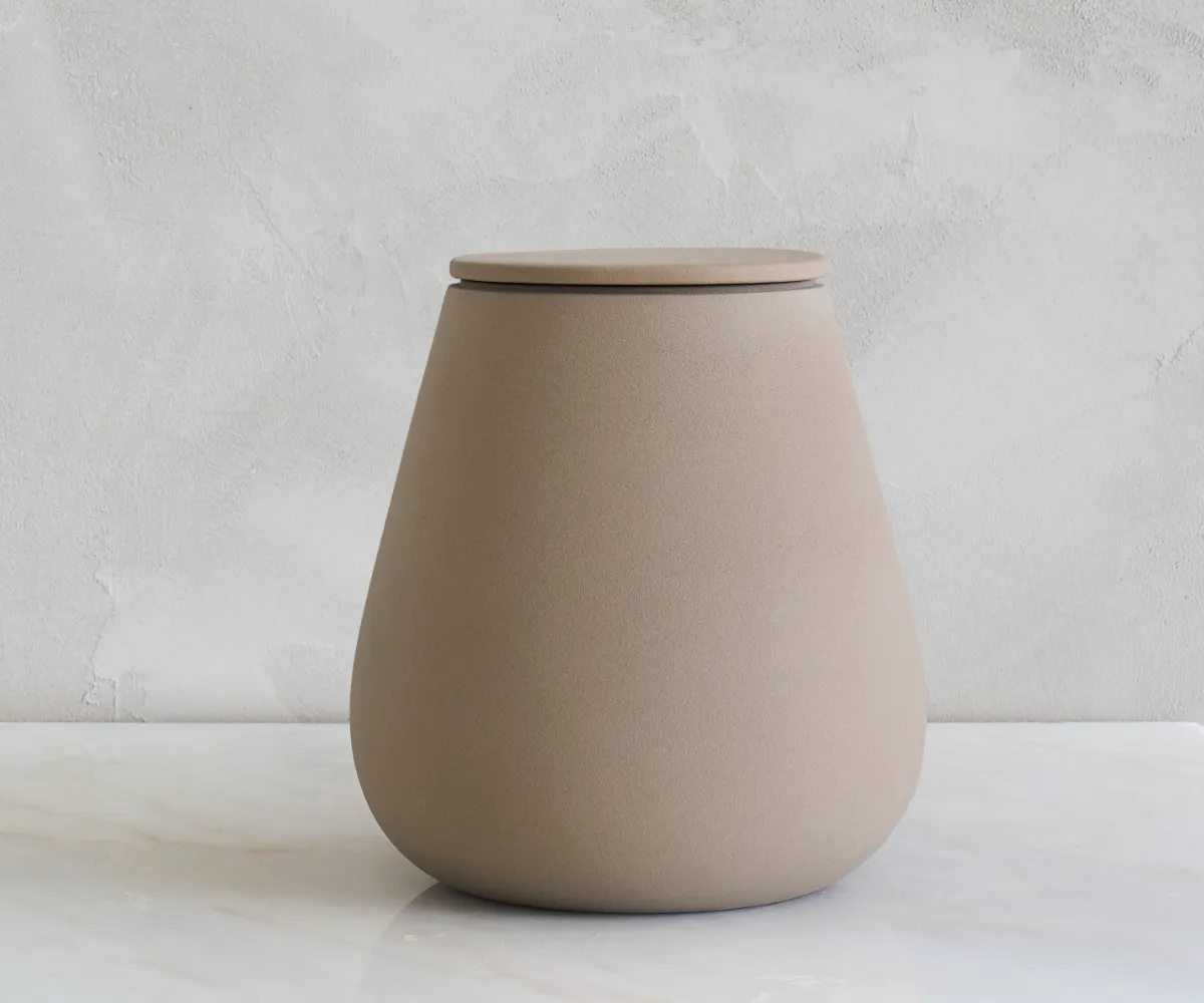 Keramische urn Athos zandkleurig eco engobe