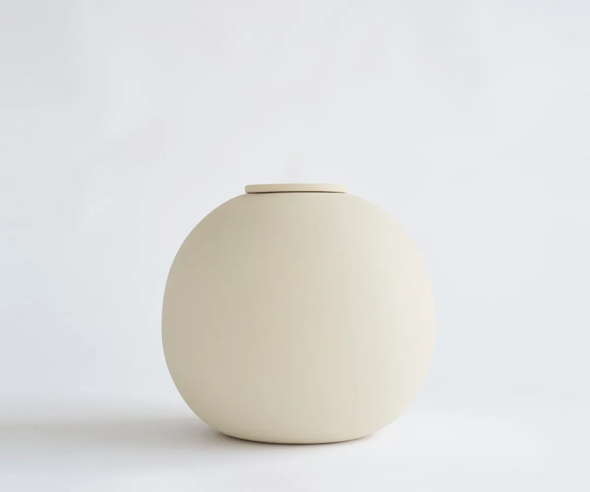 Keramische urn Diona zacht beige eco engobe