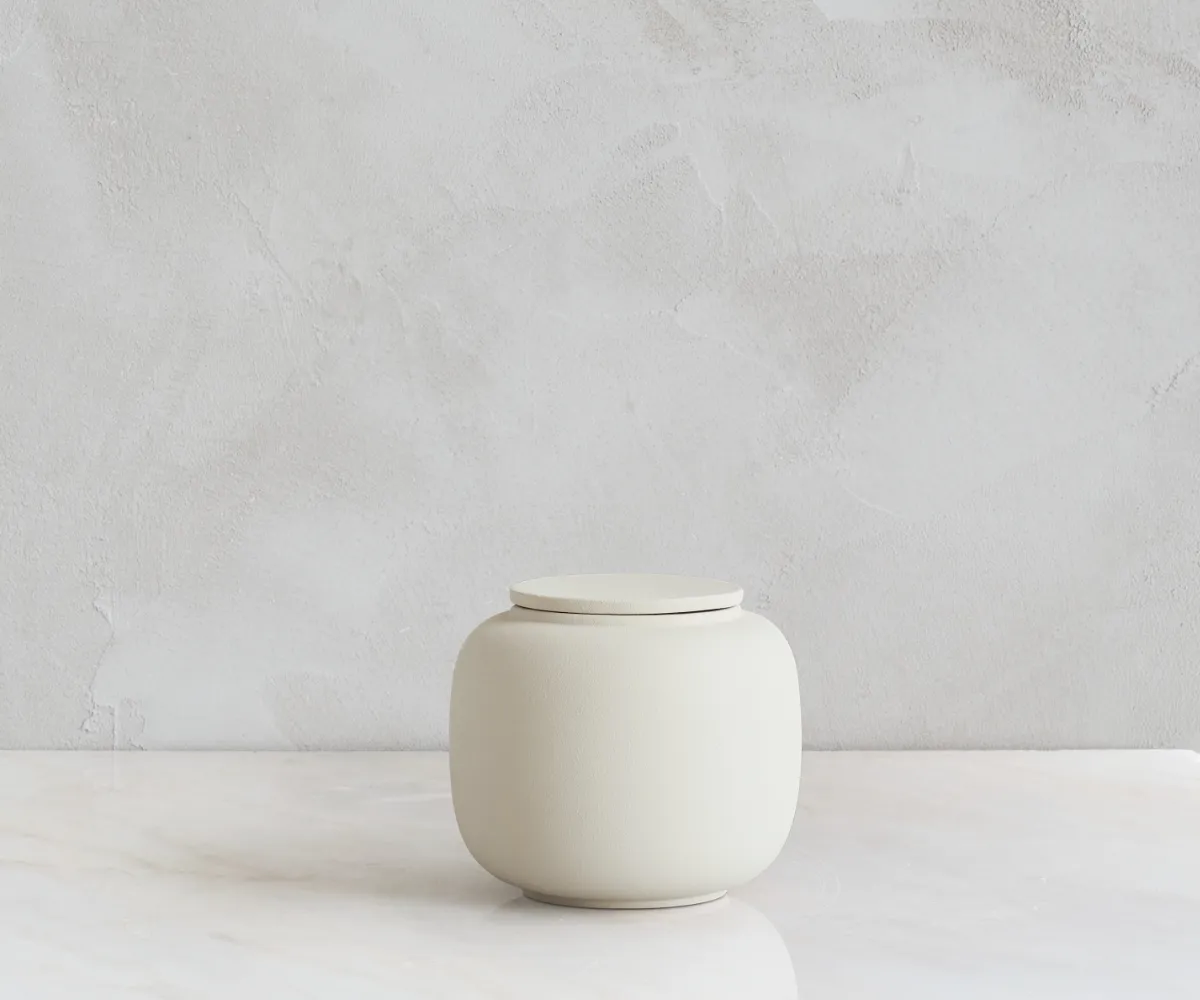 Keramische kleine urn Seres zacht beige eco engobe