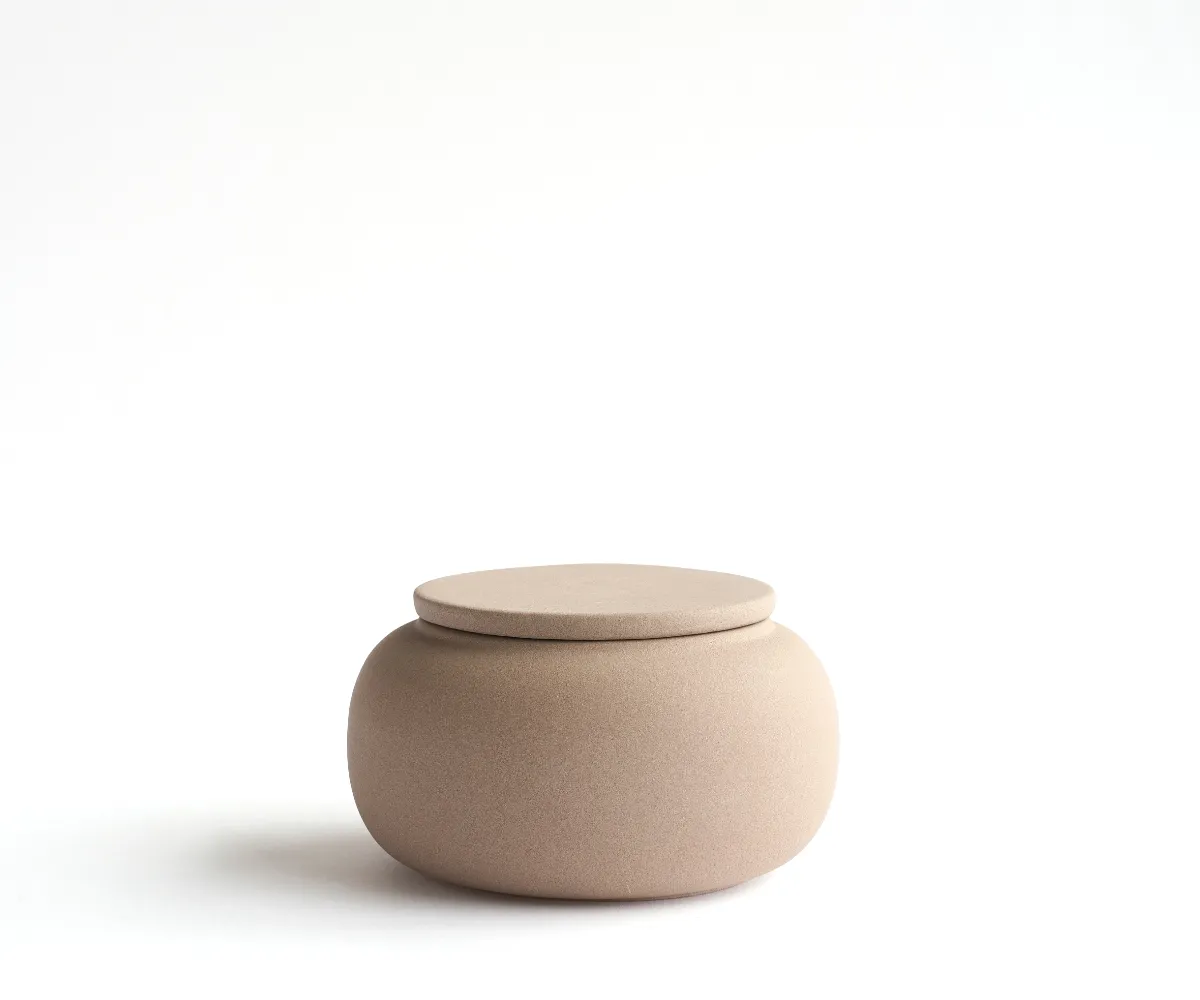 Keramische mini urn Seres zandkleurig eco engobe