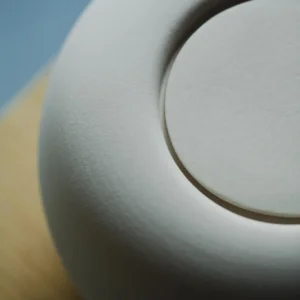 Keramische urn Luz Zijdezacht Taupe detail