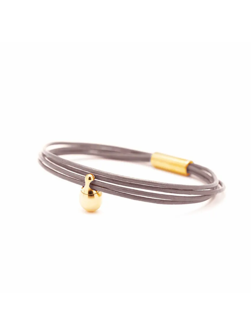 Charm as armband / assieraad oester goud tadblu