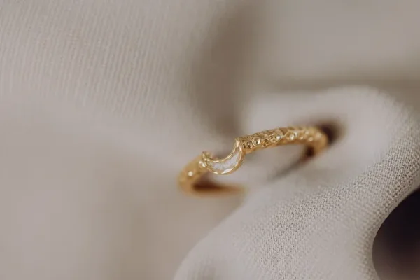 Moon as ring/assieraad