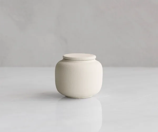 Keramische mini-urn Kora zacht beige engobe
