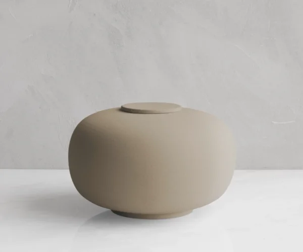 Artemis-urnen-noma-ps-zand-01 Keramische urn Noma zandkleurig engobe