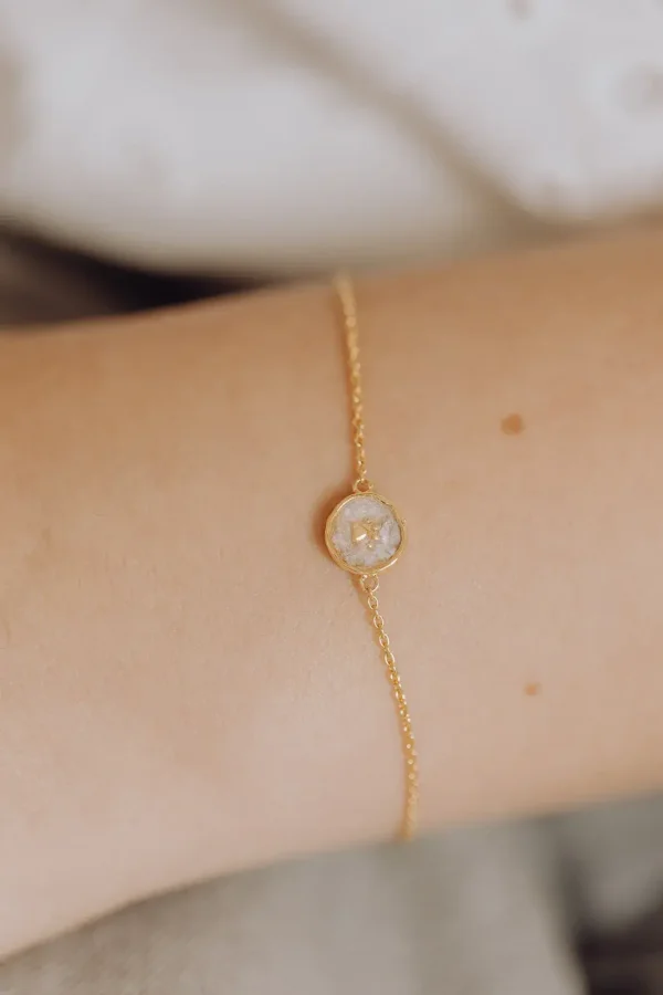 Pootje as armband/assieraad model pols