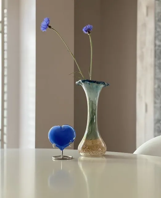 Glazen urn vaasje turquoise-beige kristalglas sfeer